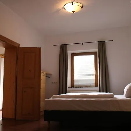 因斯布鲁克迈诺特金克朗酒店 3*