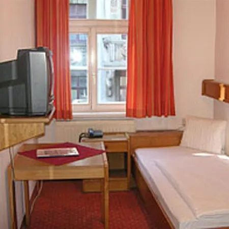 因斯布鲁克迈诺特金克朗酒店 因斯布鲁克